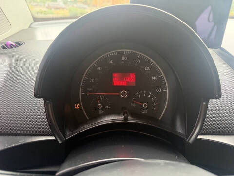 2010 Volkswagen New Beetle Base PZEV