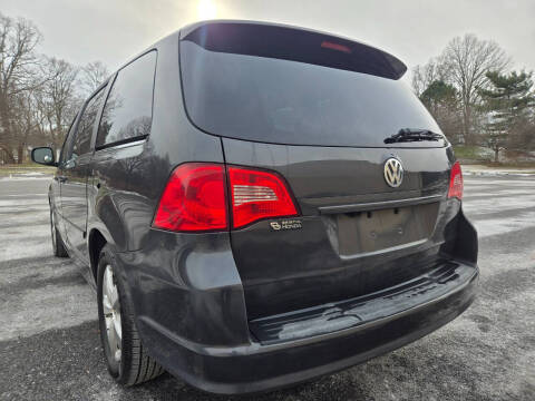 2011 Volkswagen Routan SEL