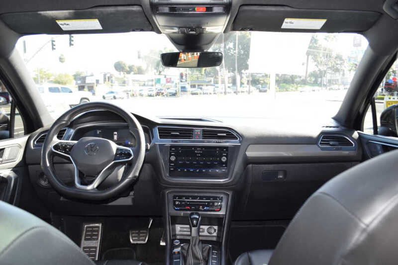 2023 Volkswagen Tiguan SE R-Line Black