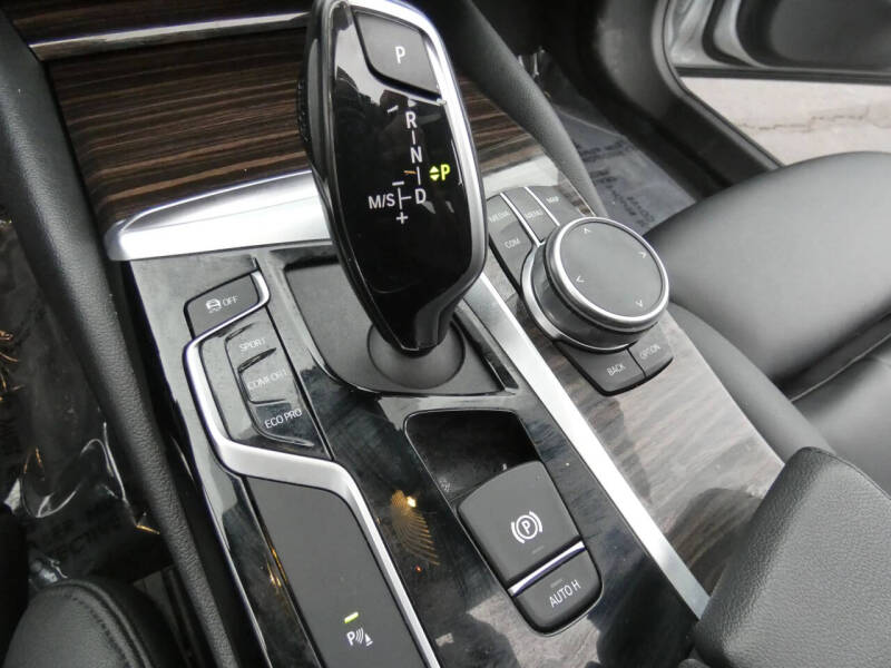 2019 BMW 5 Series 530i