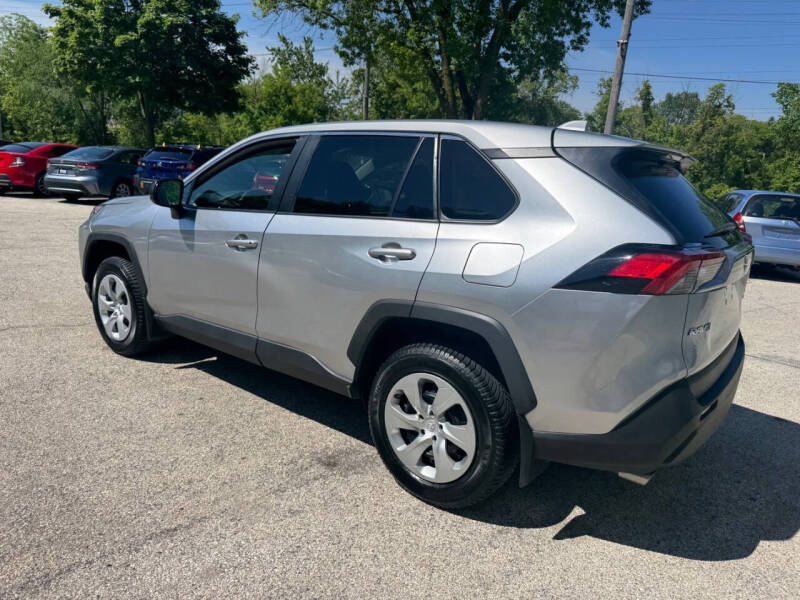 2022 Toyota RAV4 LE
