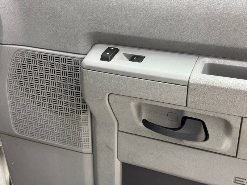 2010 Ford E-Series E-450 SD