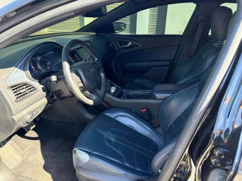 2015 Chrysler 200 S