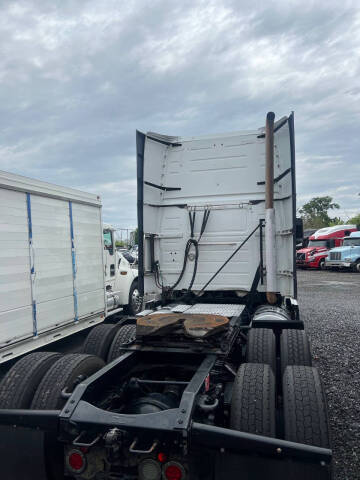 2015 Volvo VNL 670