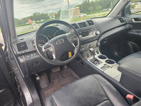 2011 Toyota Highlander SE