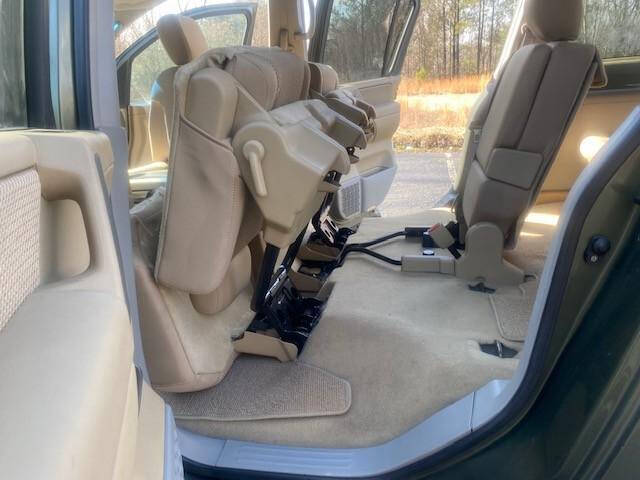 2004 Nissan Armada SE