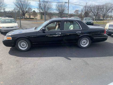 2001 Ford Crown Victoria for sale at Mike's Auto Sales of Charlotte in Charlotte NC