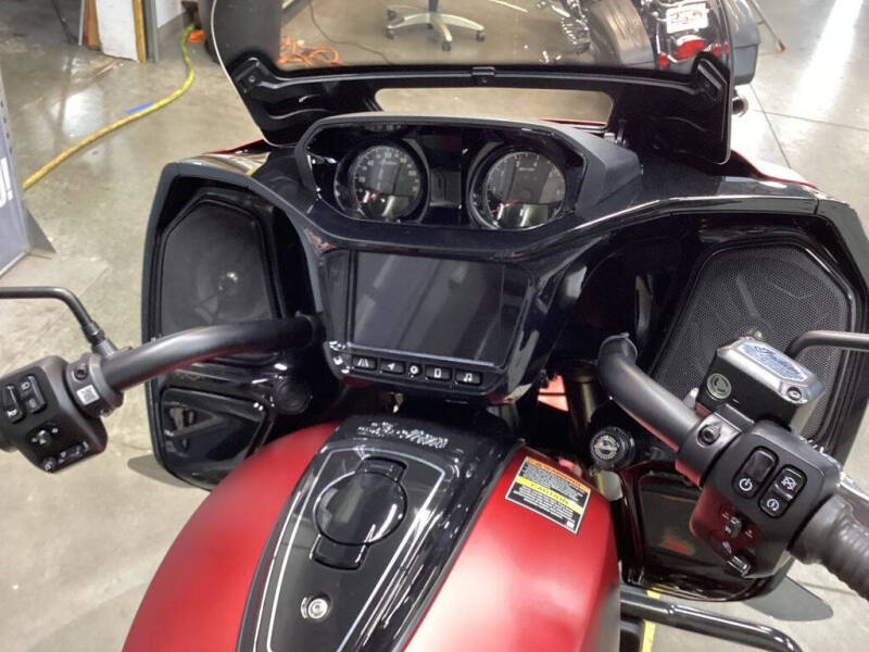 2024 Indian CHALLENGER DARK HORSE WITH POW