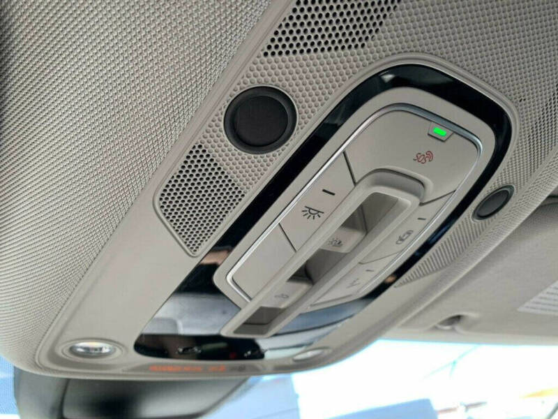 2019 Audi e-tron quattro Prestige