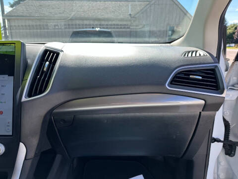 2022 Ford Edge SE