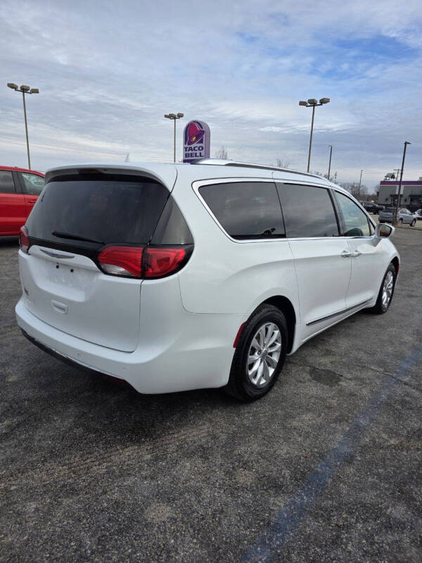 2020 Chrysler Pacifica Touring L