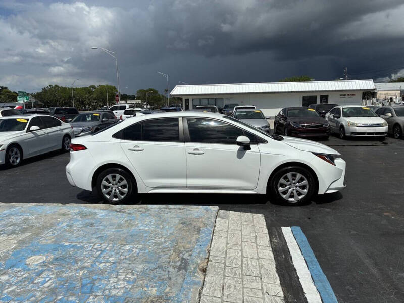 2022 Toyota Corolla LE