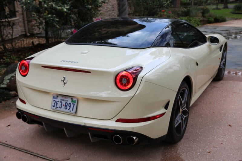 2016 Ferrari California T