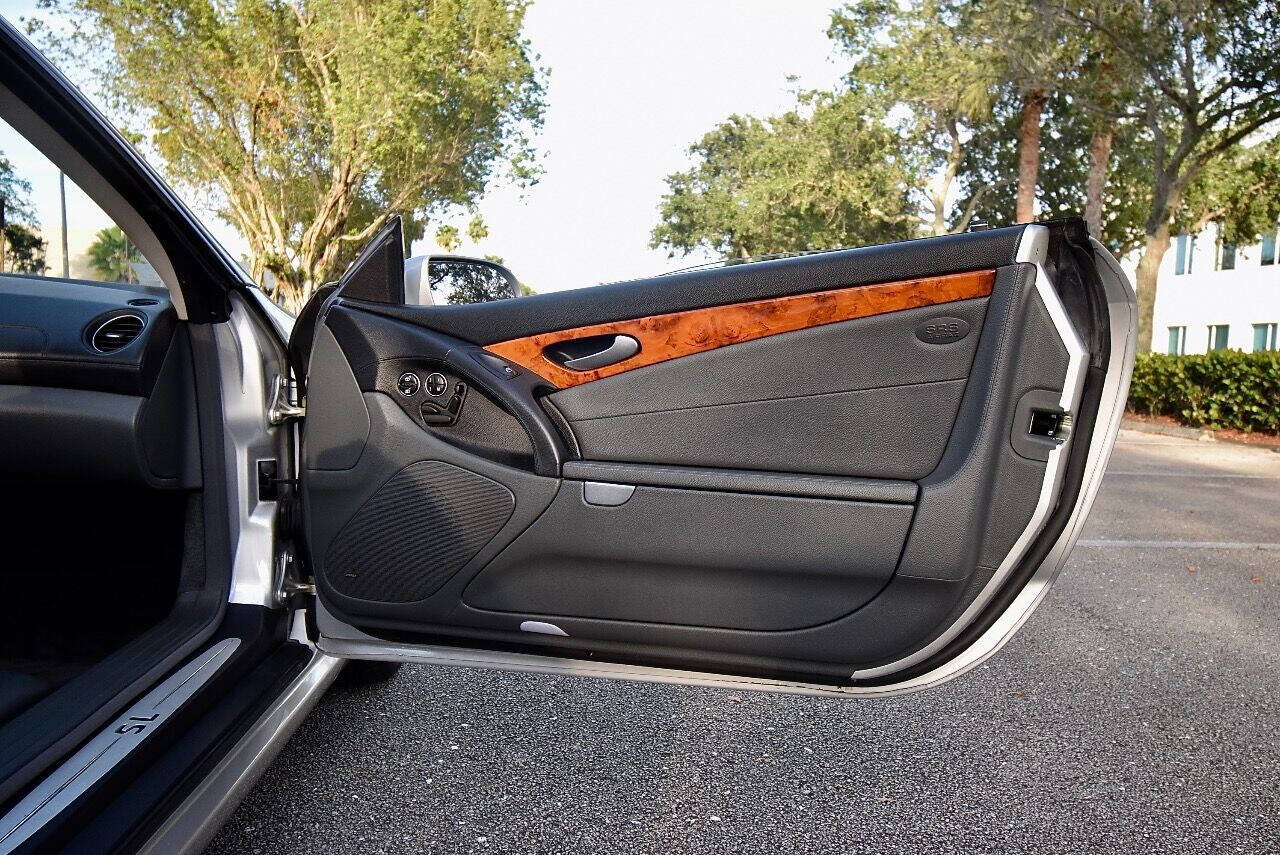 2005 Mercedes-Benz SL-Class 46