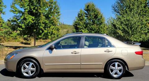 2005 Honda Accord for sale at CLEAR CHOICE AUTOMOTIVE in Milwaukie OR