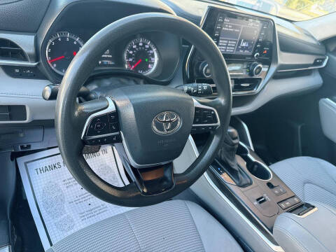 2022 Toyota Highlander L