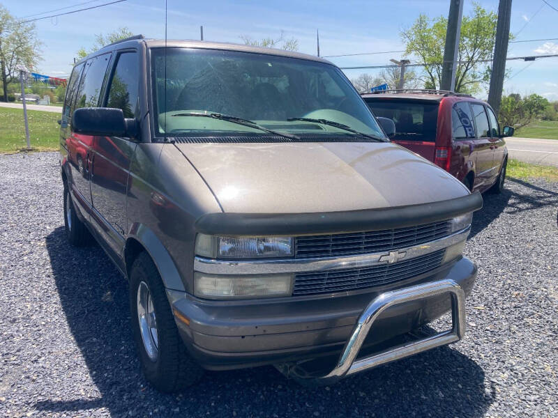 Used 2000 Chevrolet Astro Cargo Base with VIN 1GNDM19W2YB205457 for sale in Gettysburg, PA