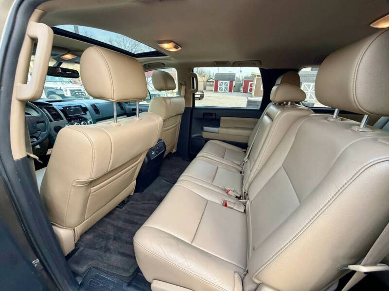 2013 Toyota Sequoia SR5