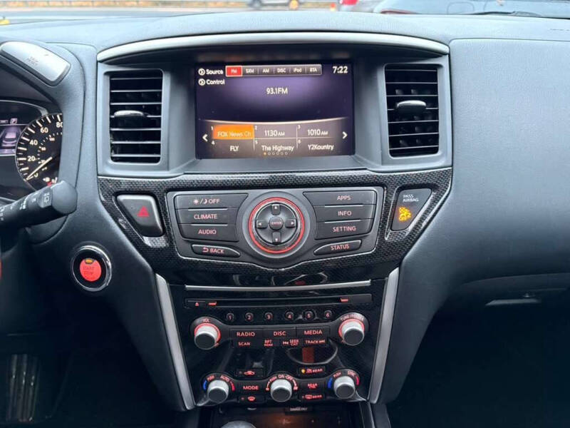 2020 Nissan Pathfinder SV