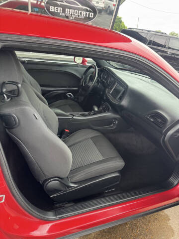 2016 Dodge Challenger SXT