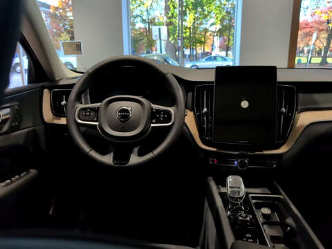 2026 Volvo XC60 B5 Plus