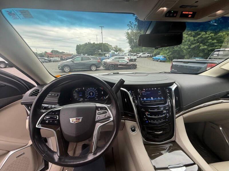 2018 Cadillac Escalade Luxury