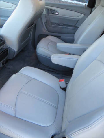 2017 Chevrolet Traverse LT