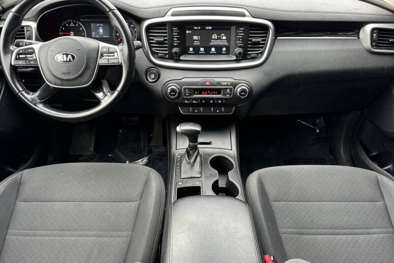 2020 Kia Sorento S V6