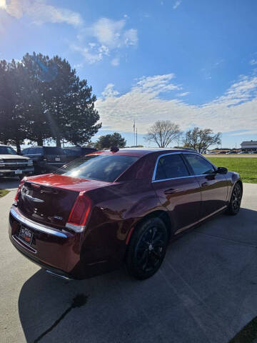 2016 Chrysler 300 Limited