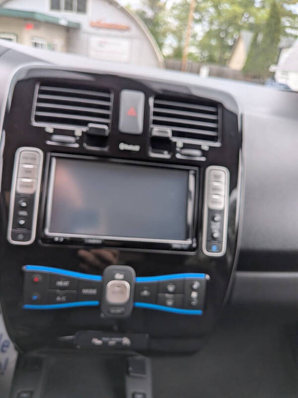 2013 Nissan LEAF SV