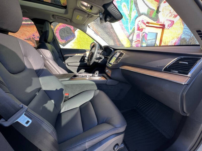 2024 Volvo XC90 B6 Plus Bright Theme 6P