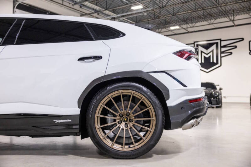 2023 Lamborghini Urus Performante