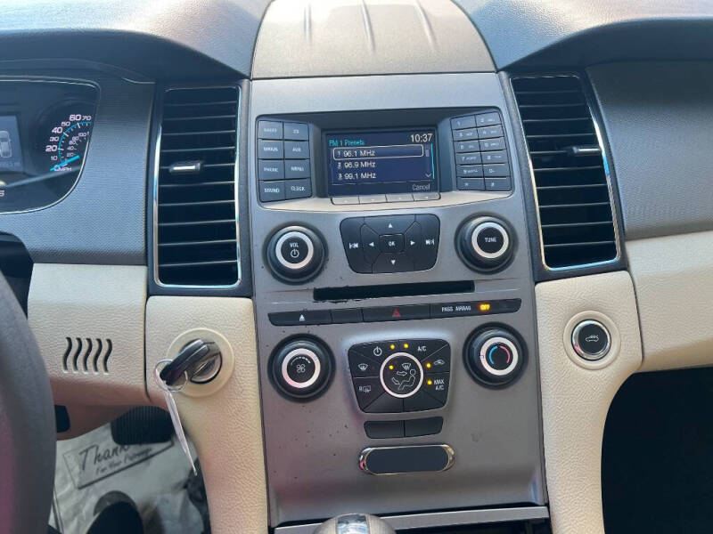 2018 Ford Taurus SE