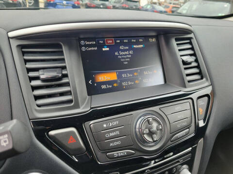 2020 Nissan Pathfinder SV