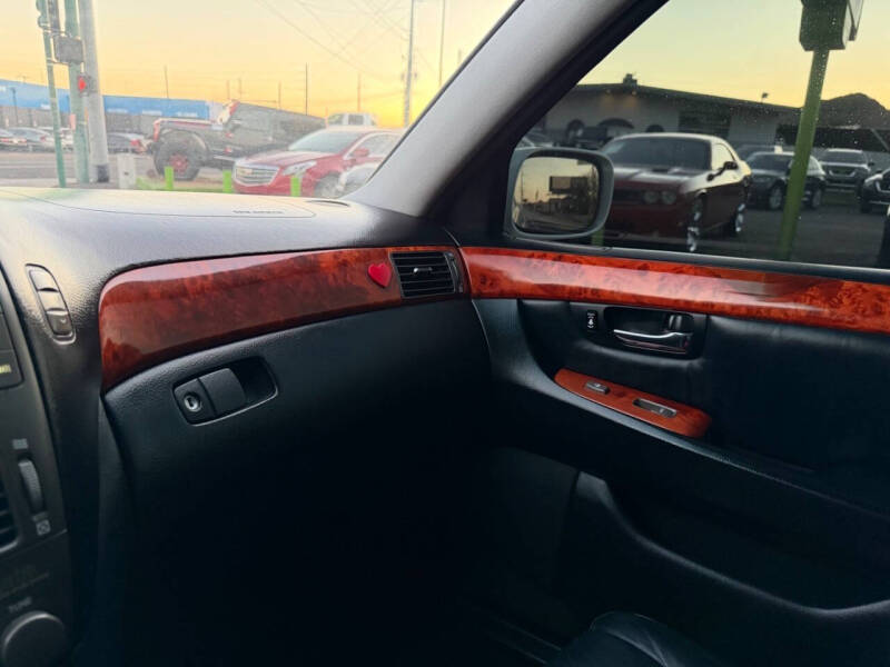 2004 Lexus LS 430