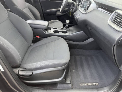 2020 Kia Sorento LX V6