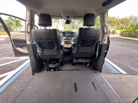 2022 Chrysler Pacifica Touring L