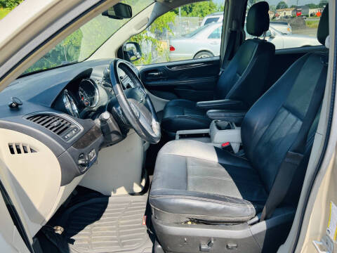 2012 Chrysler Town and Country Touring