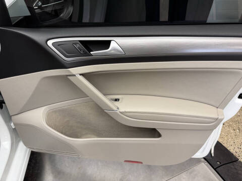 2015 Volkswagen Golf SportWagen TSI SE