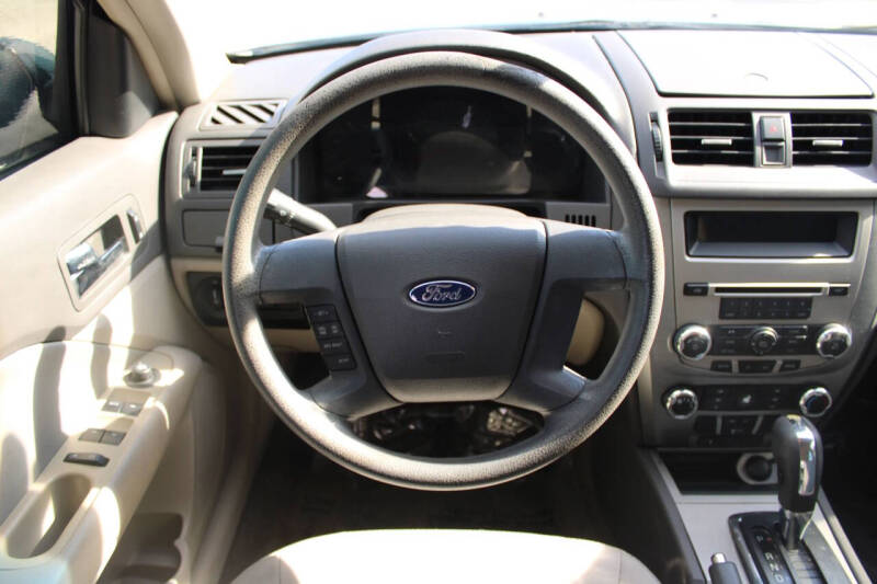2010 Ford Fusion S