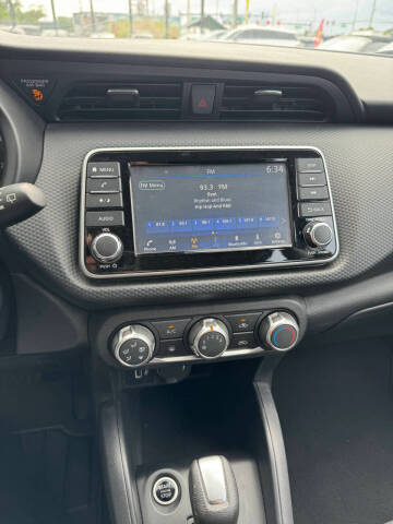 2024 Nissan Kicks S