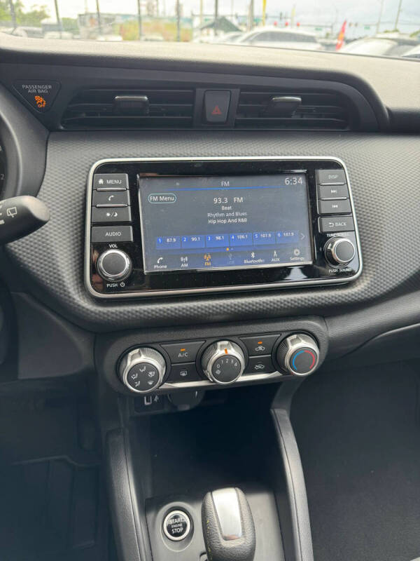 2024 Nissan Kicks S