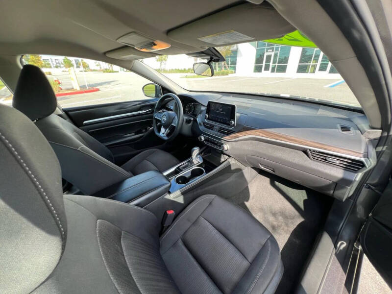 2023 Nissan Altima 2.5 SV