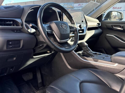 2023 Toyota Highlander Hybrid XLE