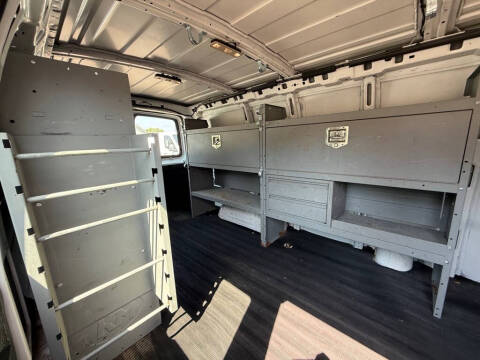 2017 GMC Savana 2500