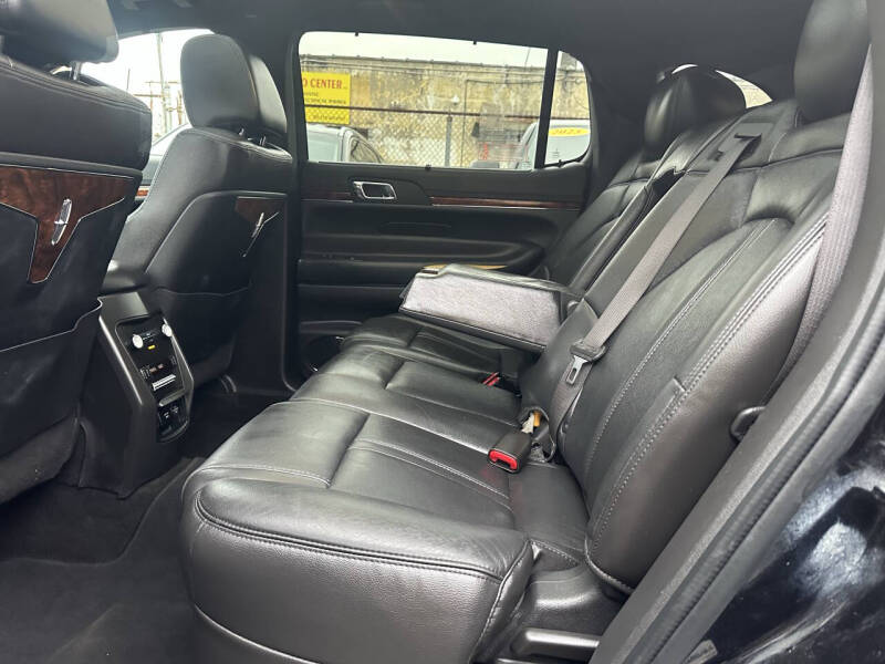 2019 Lincoln MKT Town Car Livery Fleet