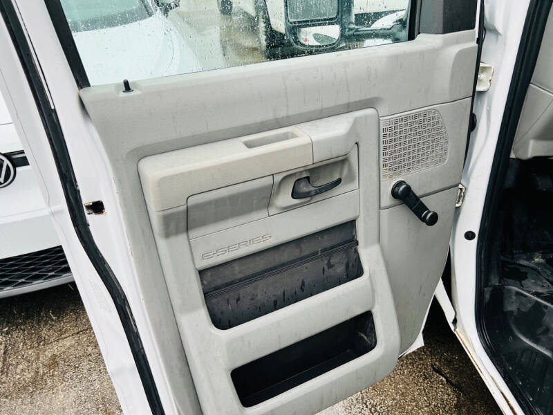 2017 Ford E-Series E-350 SD