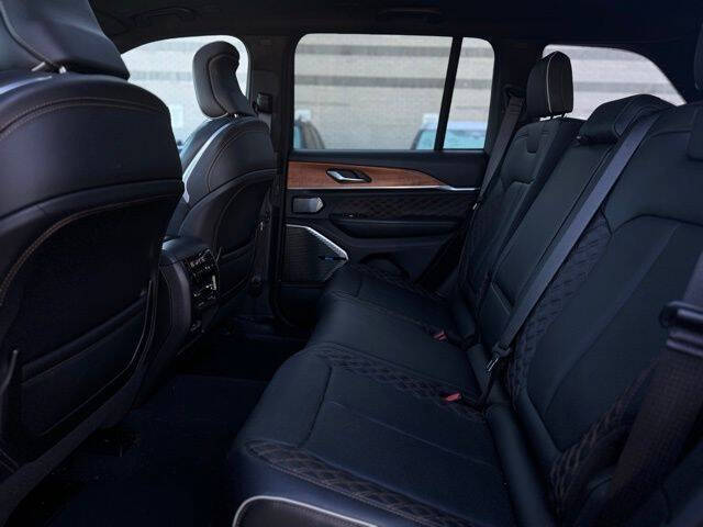 2023 Jeep Grand Cherokee Summit