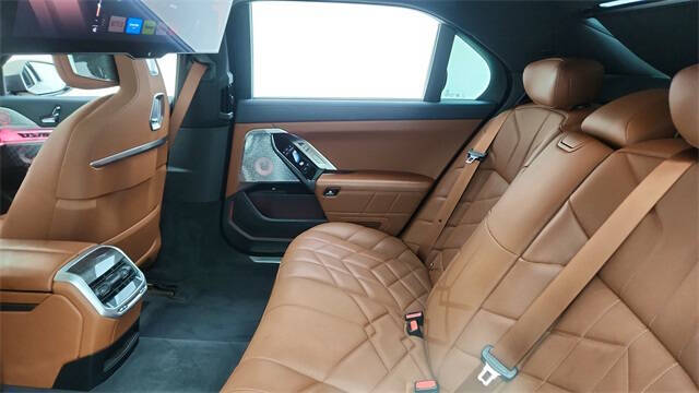 2023 BMW 7 Series 740i