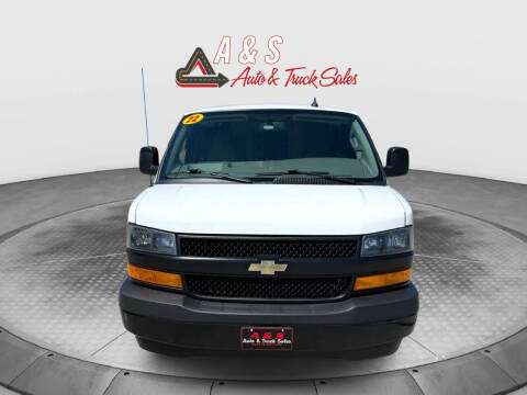 2022 Chevrolet Express 2500
